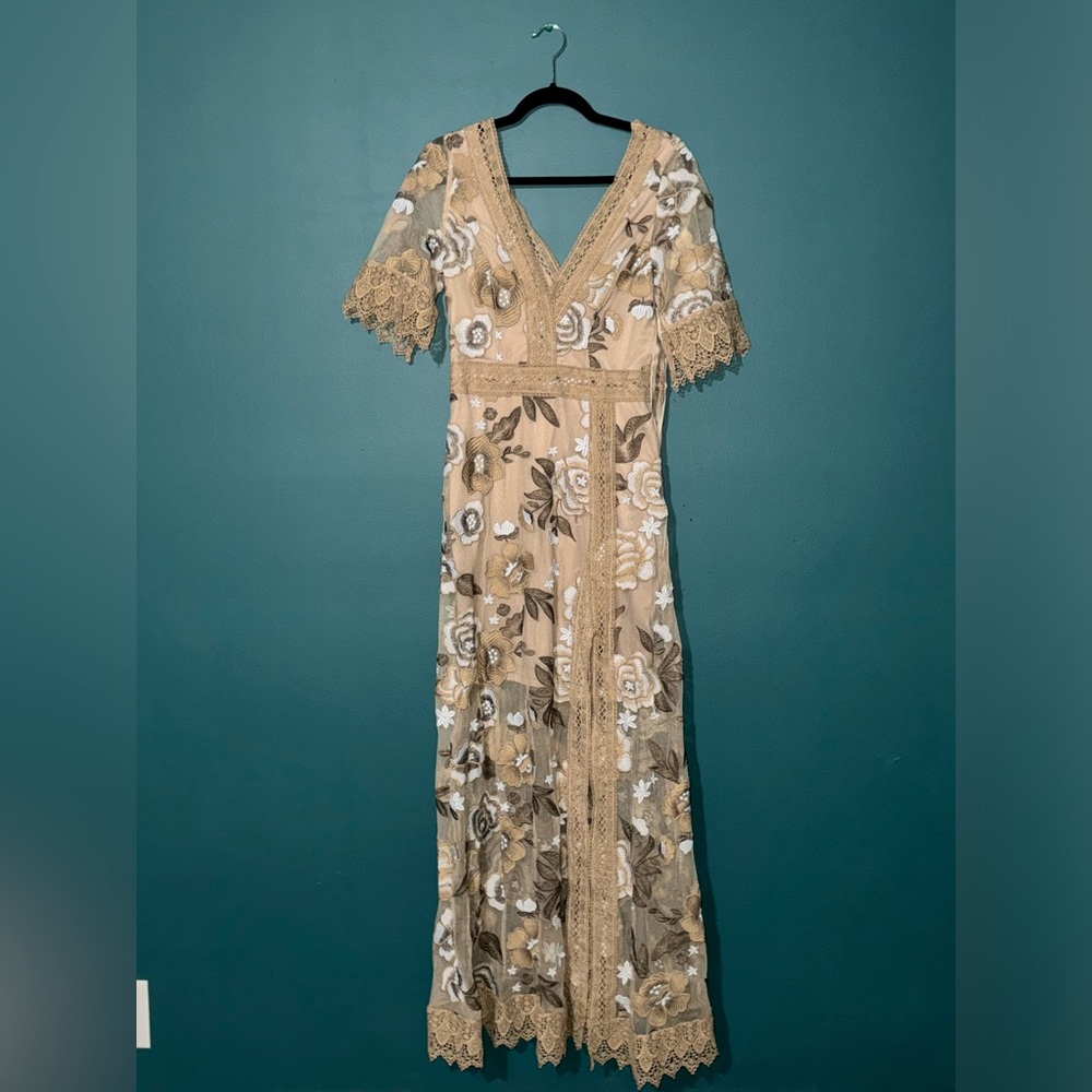 Joyfolie dress. NWT. Size Small Sheer. Lace. Embroidered.